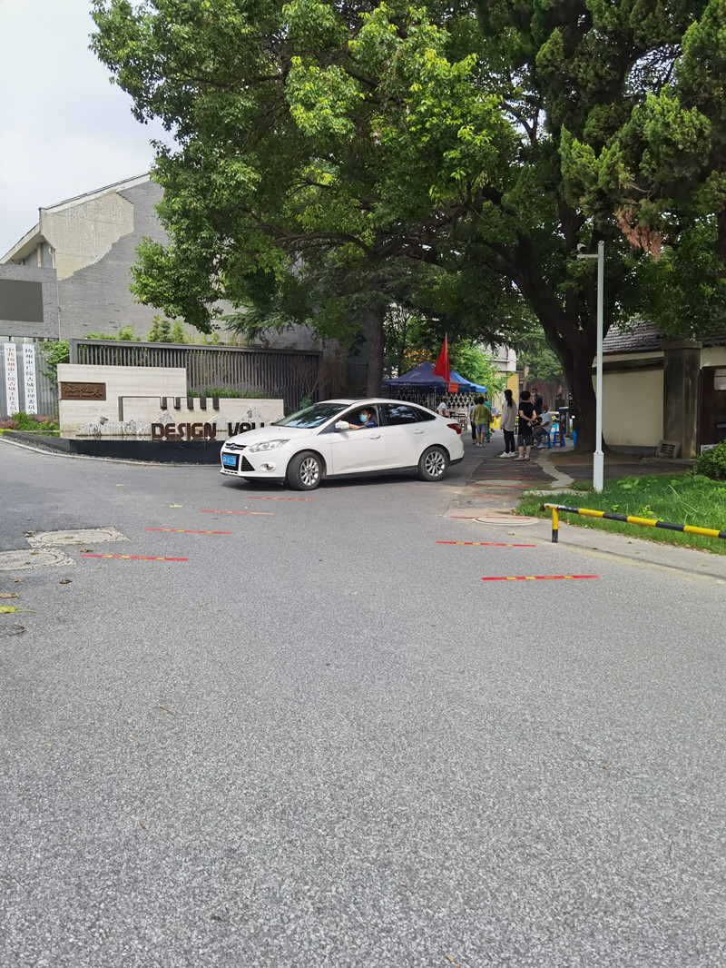私家车.jpg